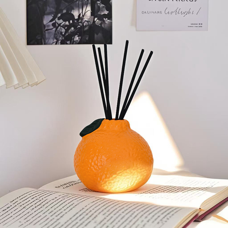 Home Fragrance Bottle - ขวดน้ำหอมจำลองกลิ่นส้ม สร้างบรรยากาศหอมละมุน ตกแต่งห้องนั่งเล่น ห้องนอน ของตกแต่งบ้านสไตล์หรูหรา วางบนโต๊ะ