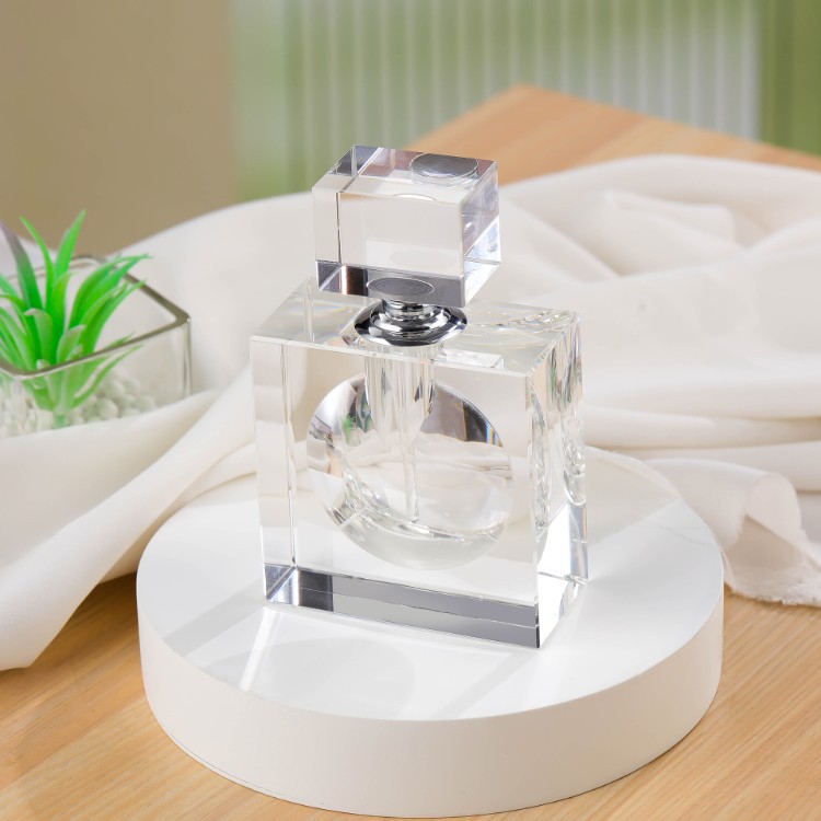 ขวดน้ำหอมคริสตัลทรงสี่เหลี่ยม  - Home Fragrance Bottle บทวิจารณ์และราคา