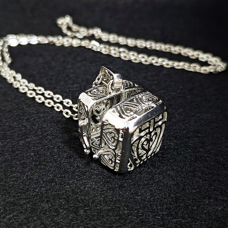 Vintage ทองเหลือง Hollow Ball  - Diffuser Necklace Locket บทวิจารณ์และราคา